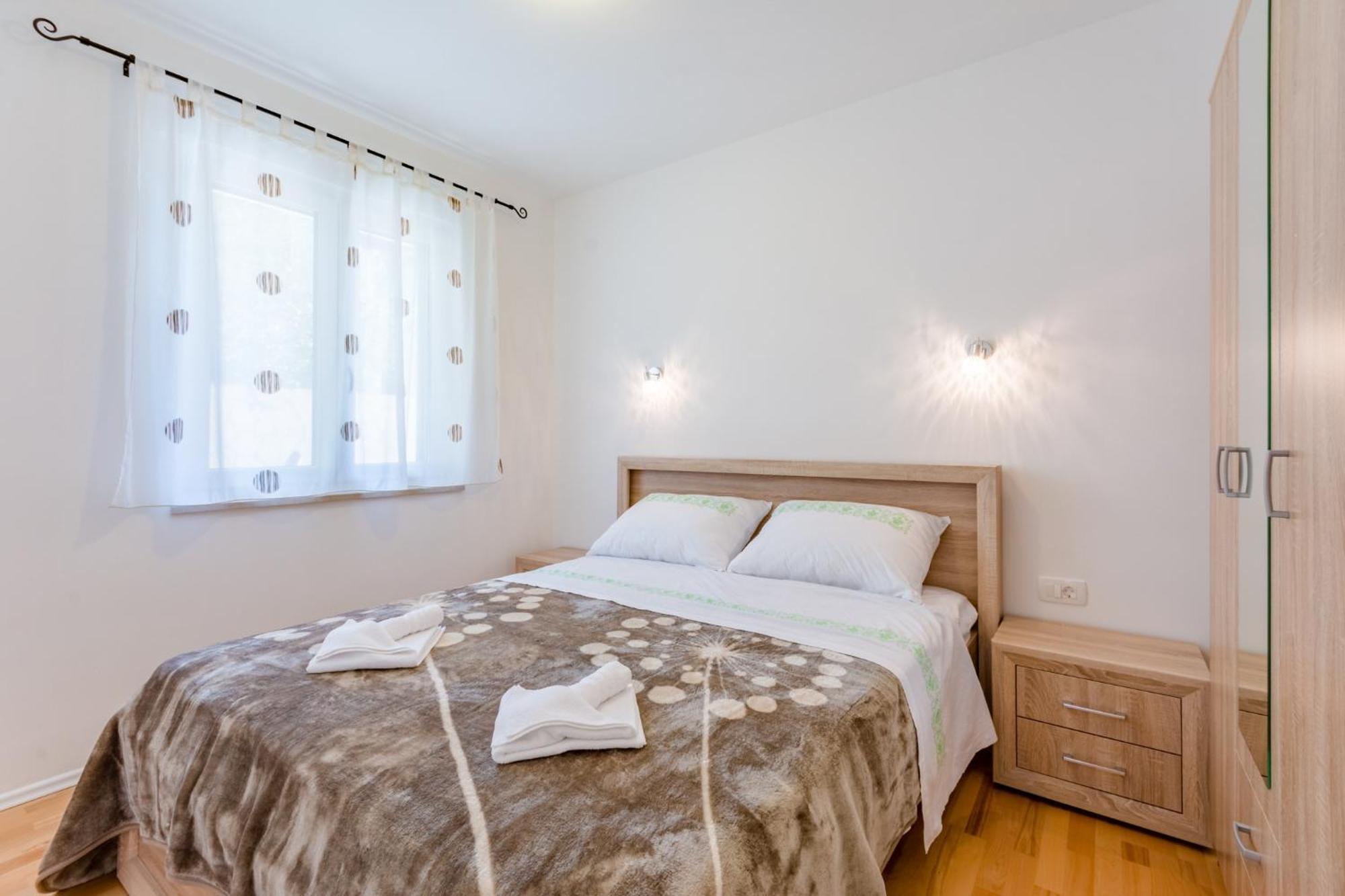 Apartments The Brothers Supetar Room photo